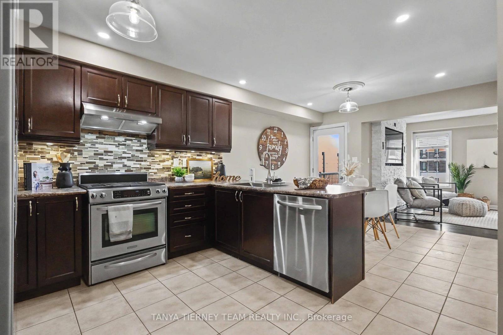96 Mildenhall Place, Whitby, ON
