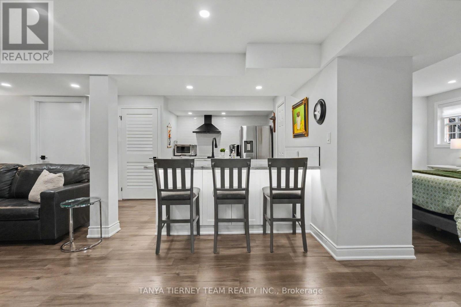 96 Mildenhall Place, Whitby, ON