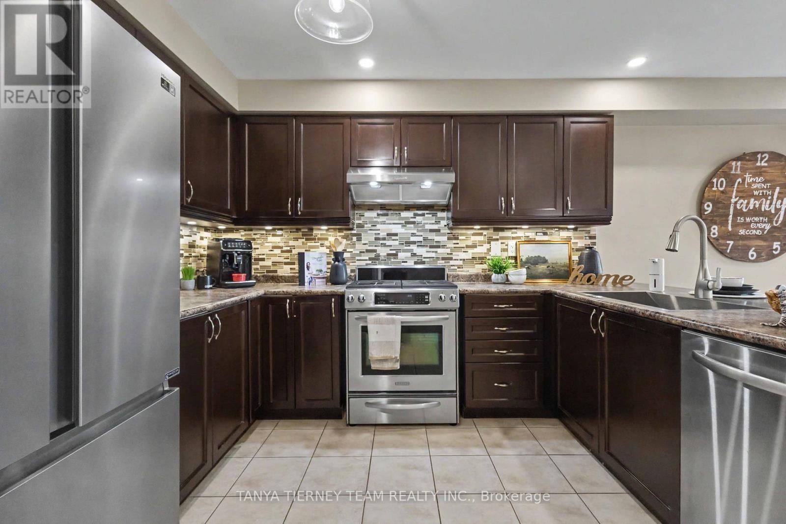 96 Mildenhall Place, Whitby, ON
