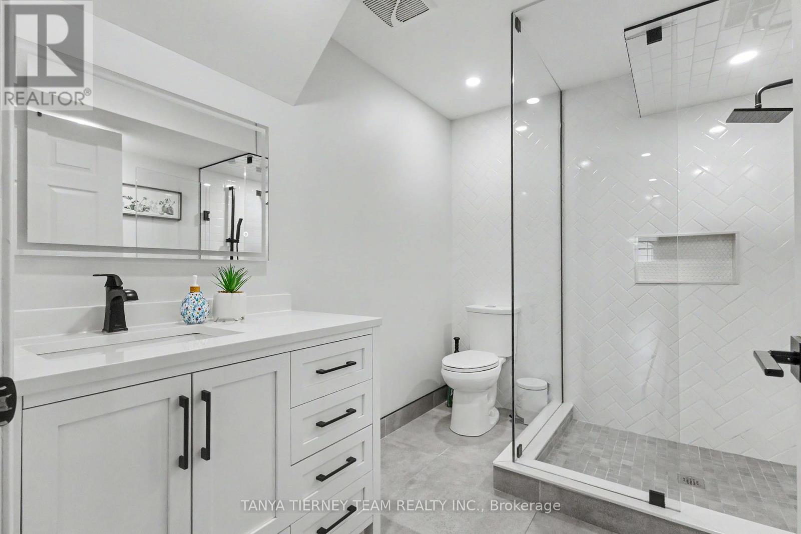 96 Mildenhall Place, Whitby, ON