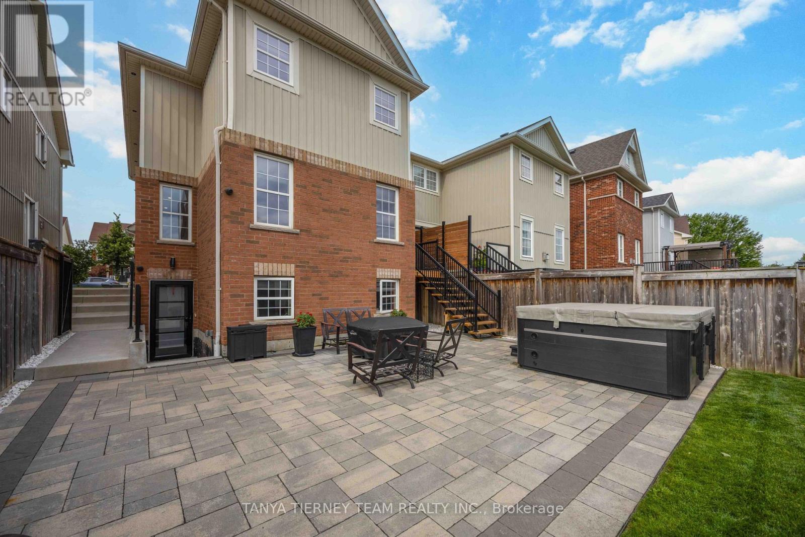 96 Mildenhall Place, Whitby, ON