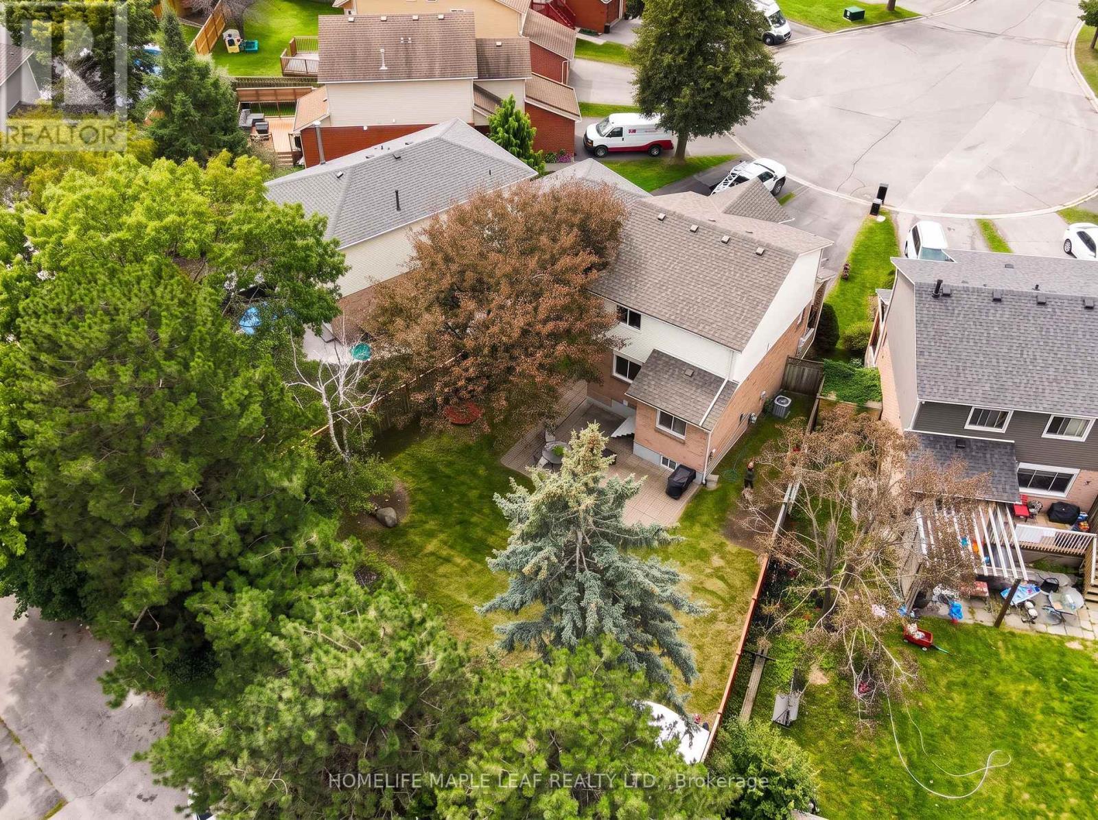 12 Giles Court, Whitby, ON