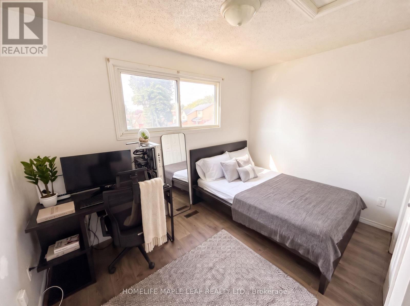12 Giles Court, Whitby, ON