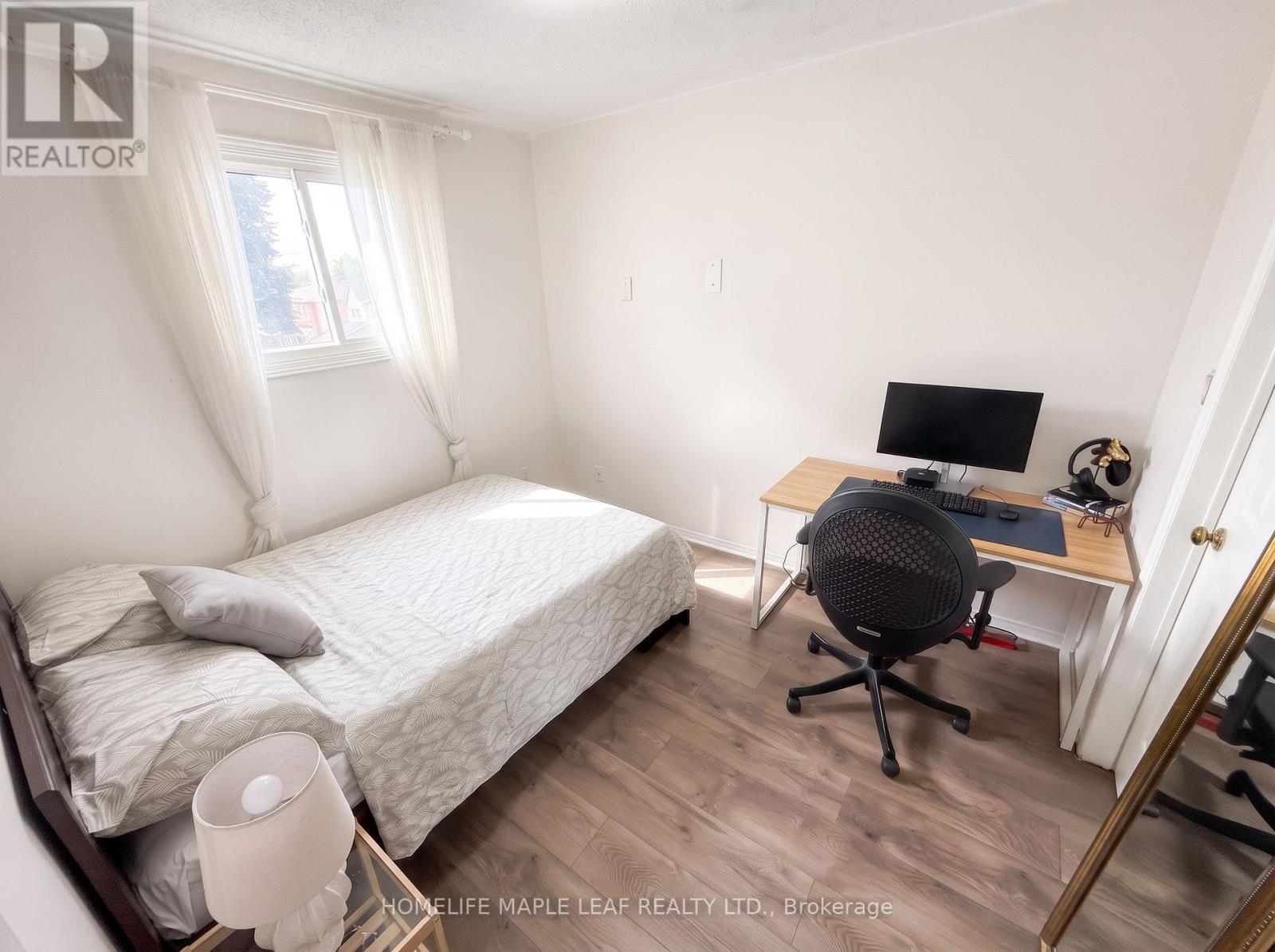 12 Giles Court, Whitby, ON