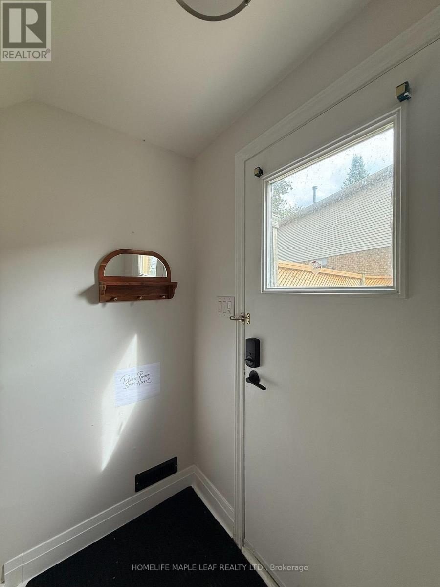 12 Giles Court, Whitby, ON