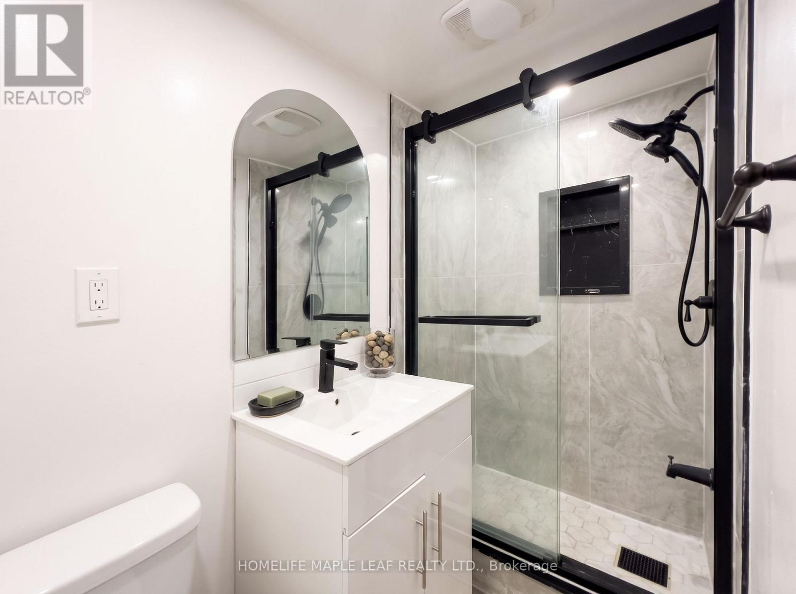 12 Giles Court, Whitby, ON