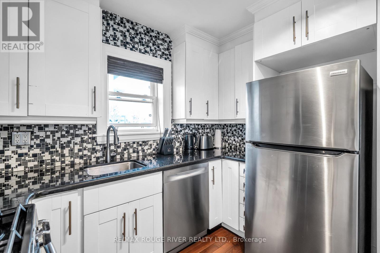 1306 Kingston Road, Toronto, ON