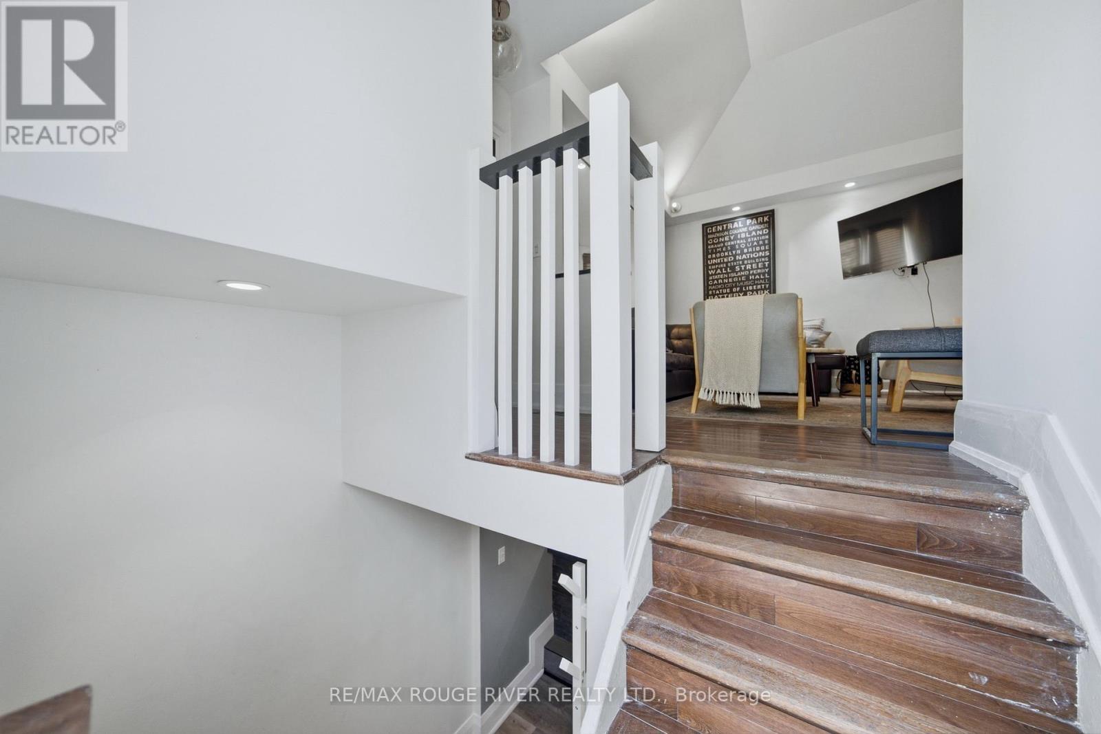 1306 Kingston Road, Toronto, ON
