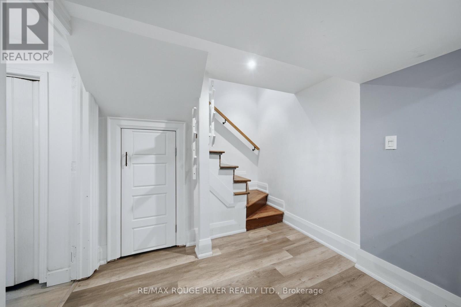 1306 Kingston Road, Toronto, ON