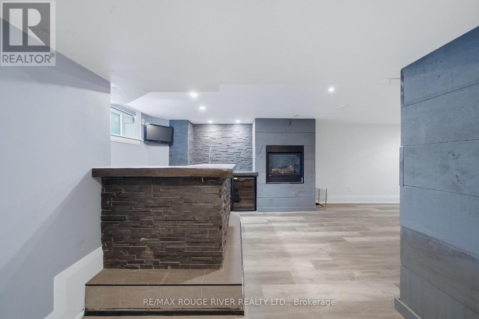 1306 Kingston Road, Toronto, ON