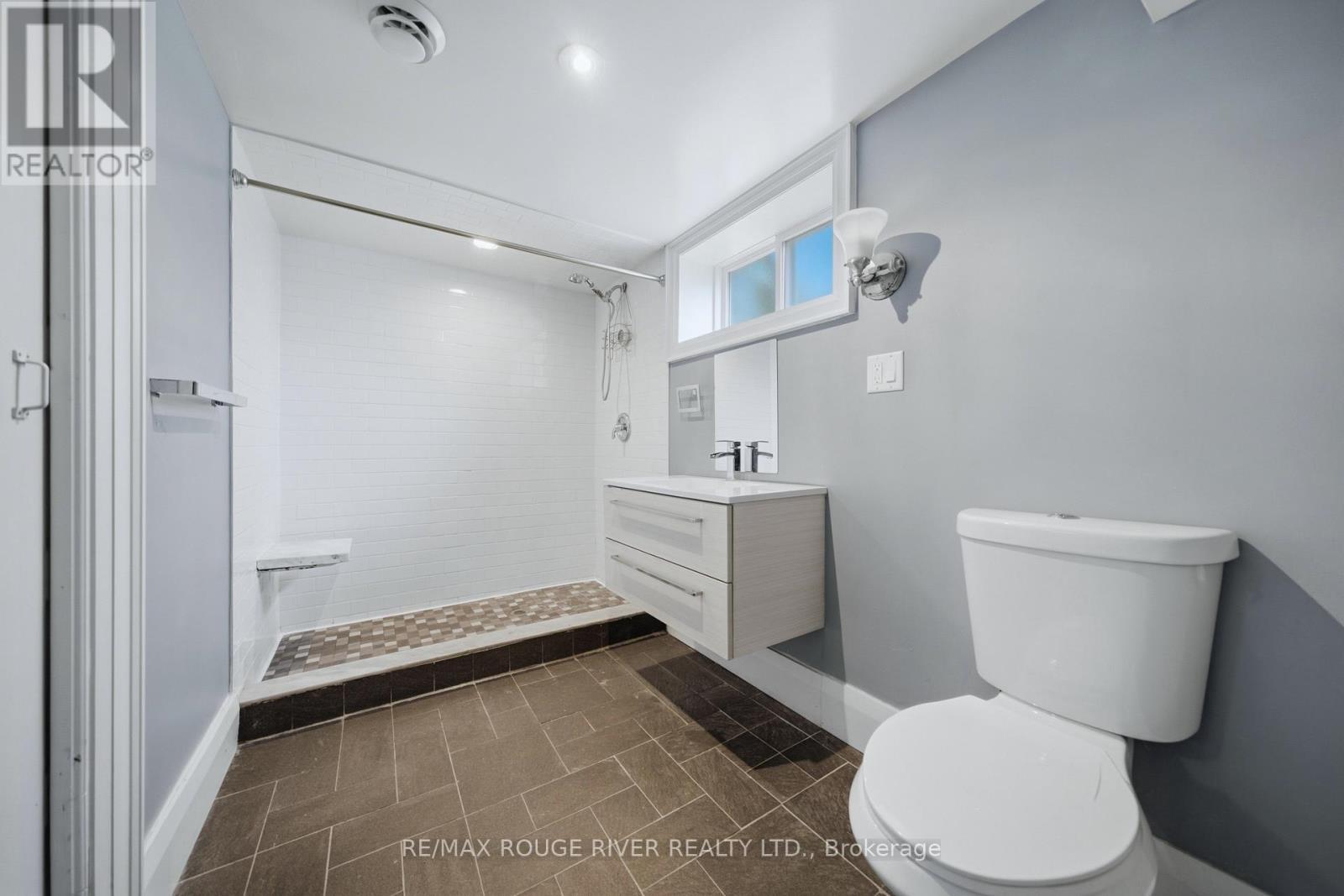 1306 Kingston Road, Toronto, ON