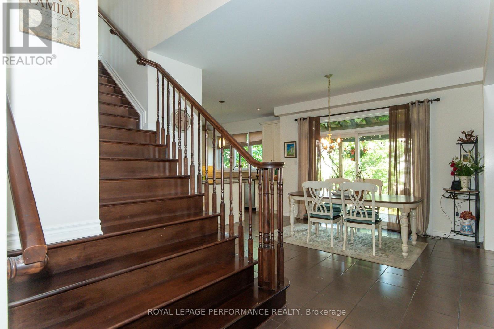 2744 Grand Vista Circle, Ottawa, ON