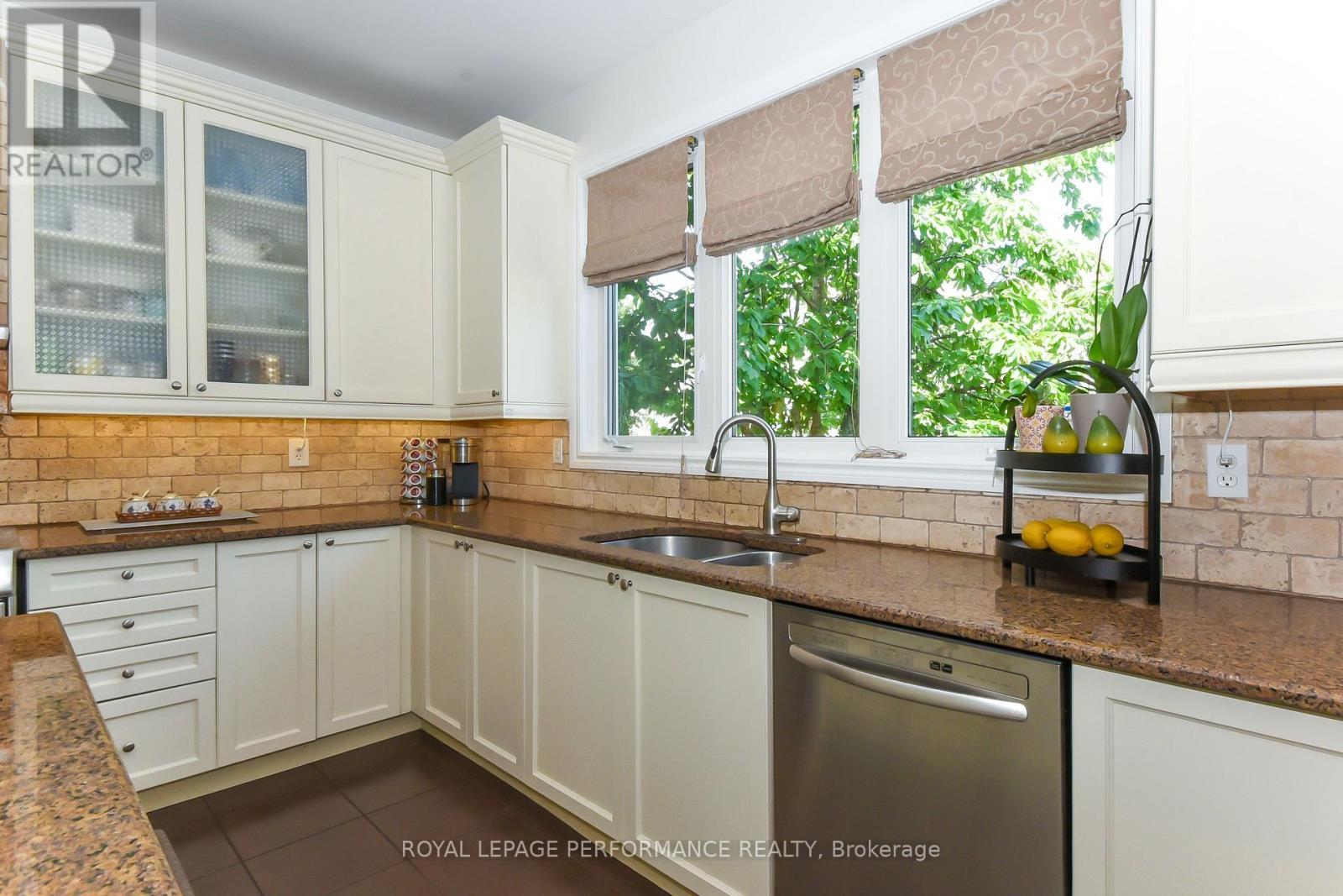 2744 Grand Vista Circle, Ottawa, ON