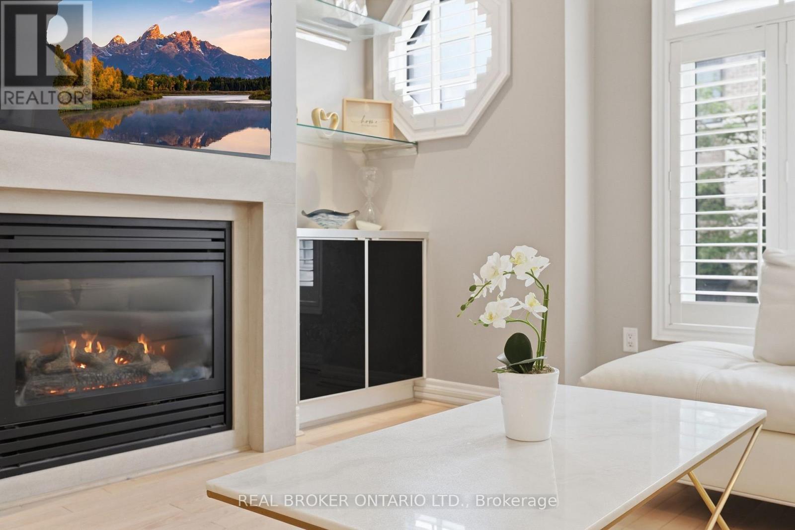 39 Lobo Mews, Toronto, ON