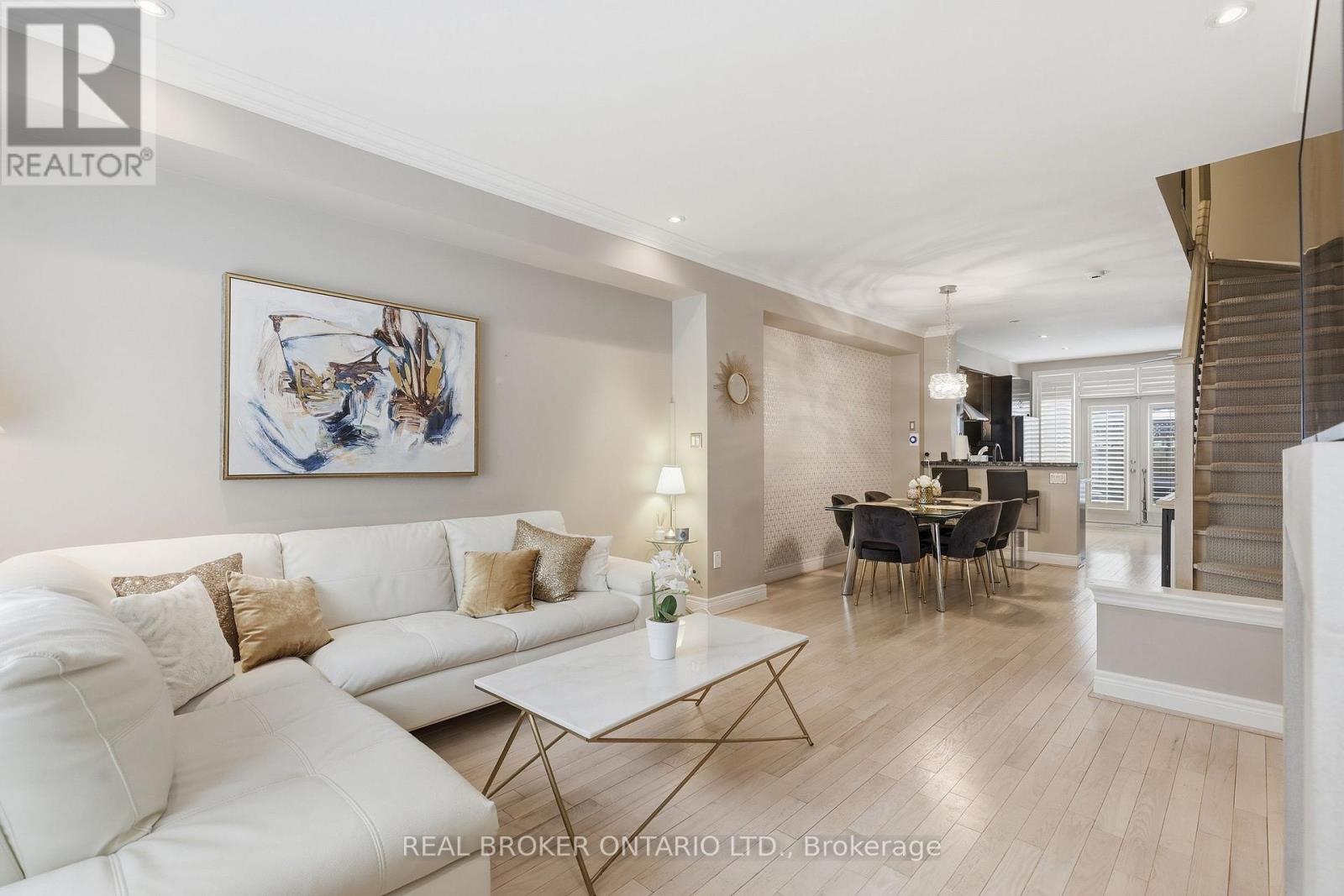 39 Lobo Mews, Toronto, ON