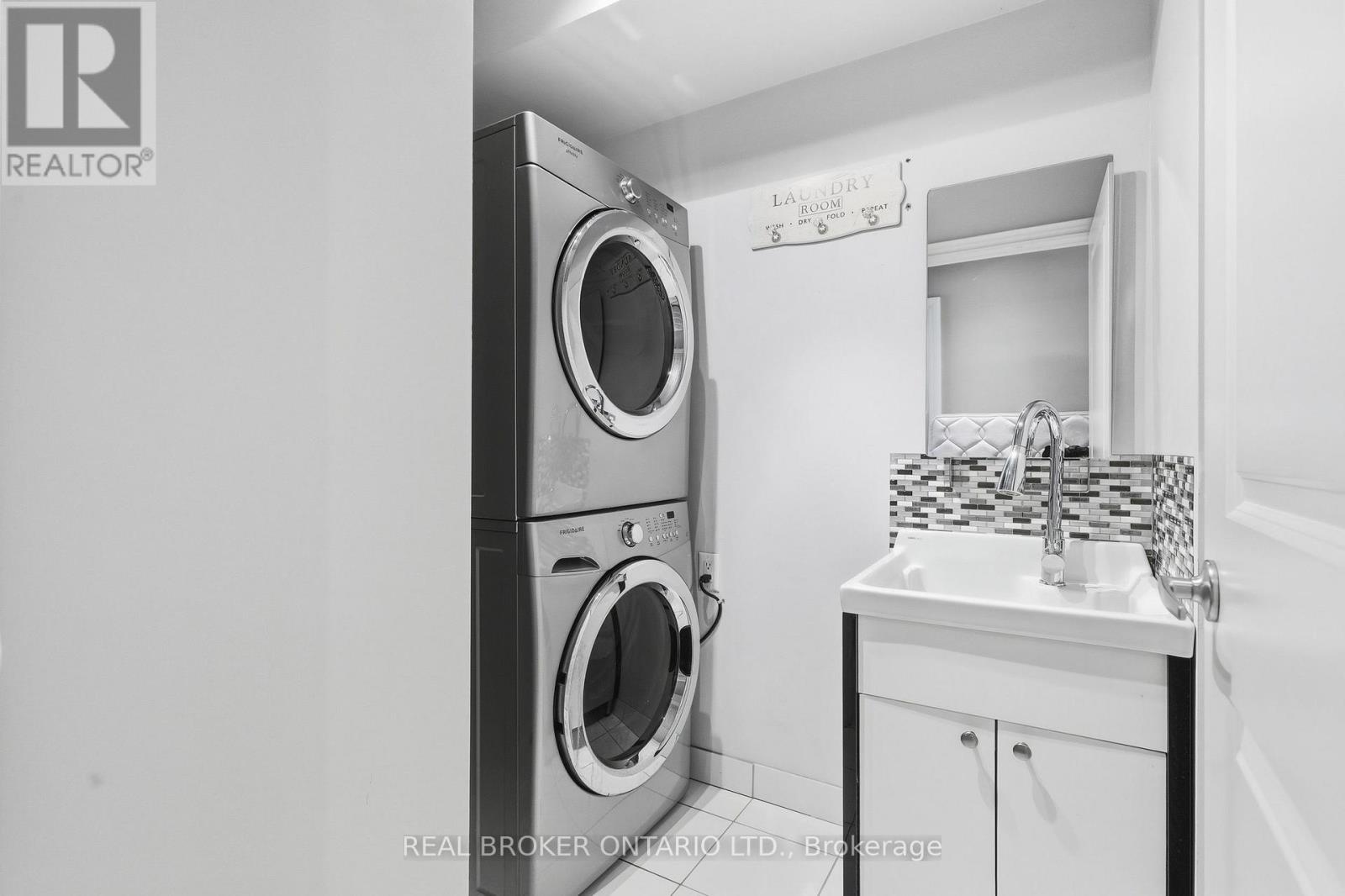 39 Lobo Mews, Toronto, ON