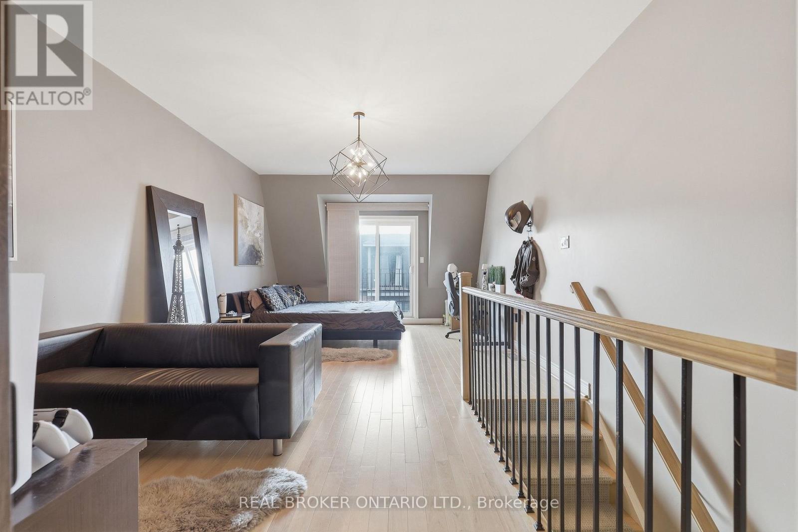 39 Lobo Mews, Toronto, ON