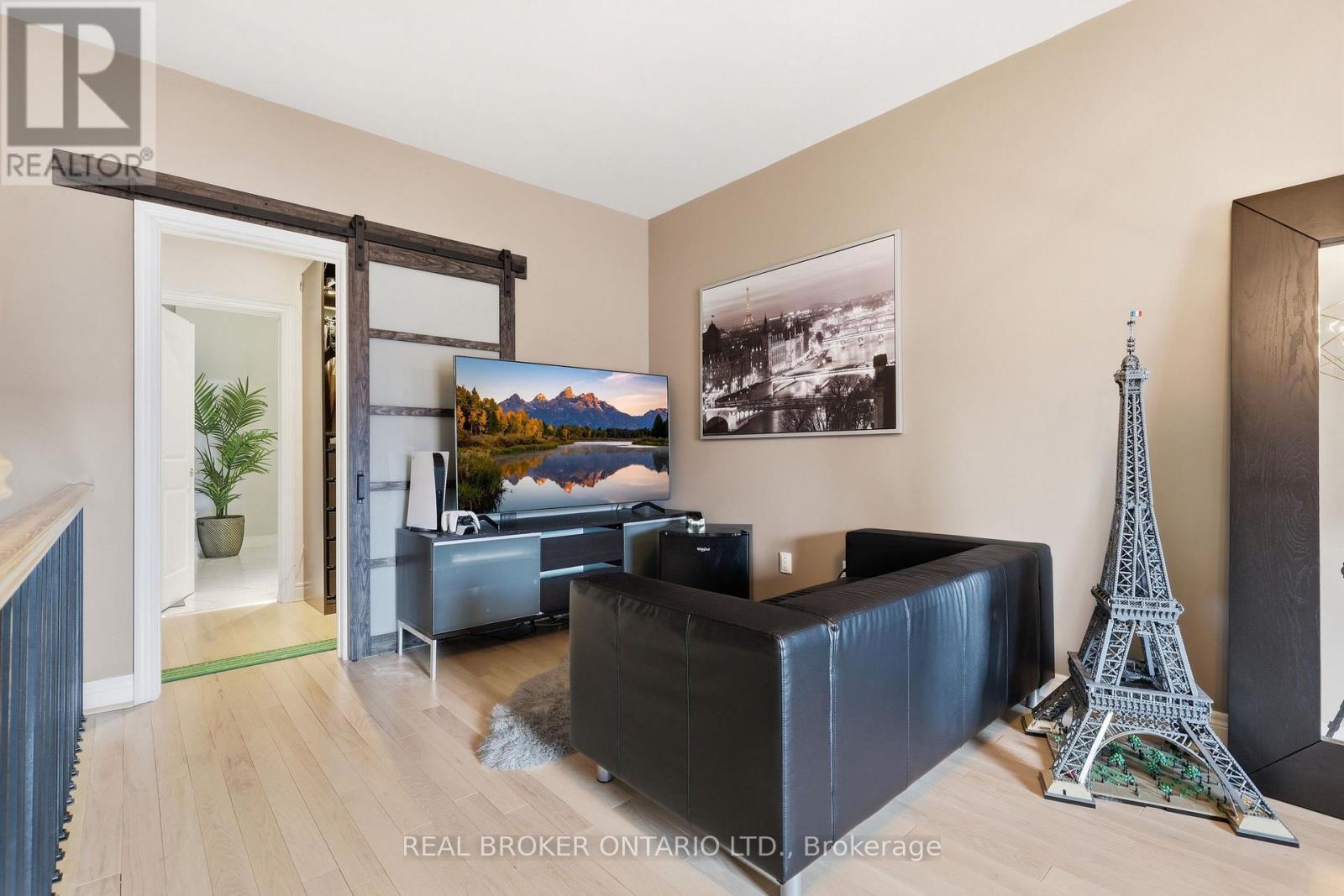 39 Lobo Mews, Toronto, ON