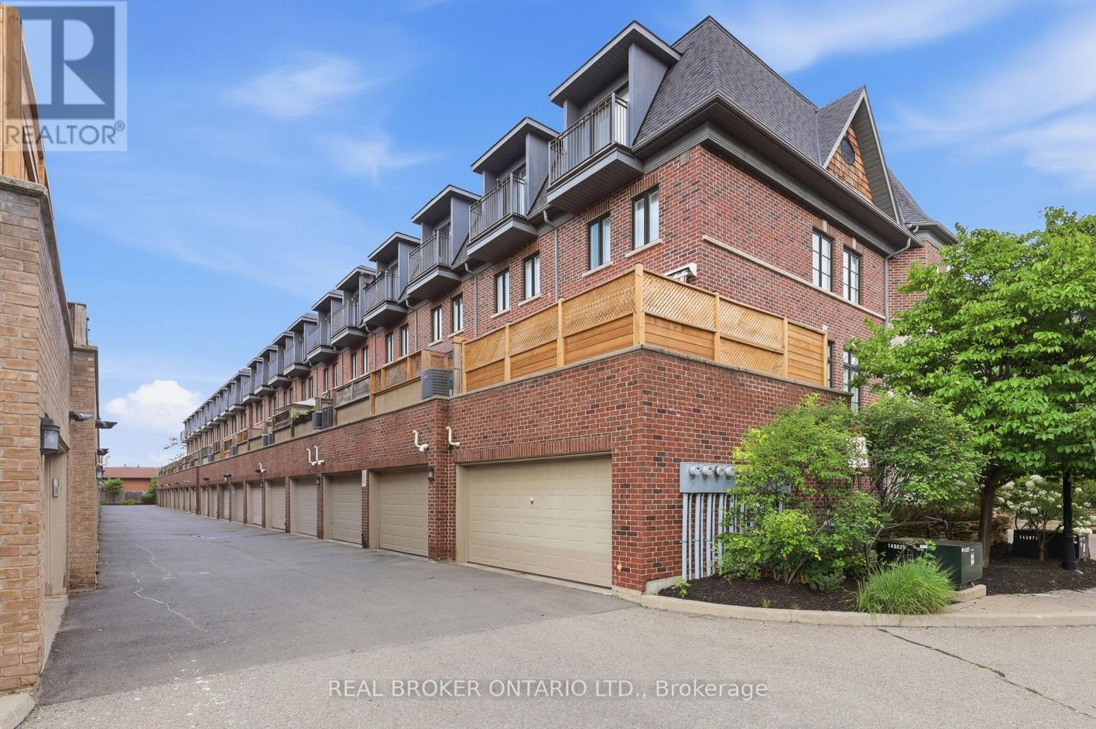 39 Lobo Mews, Toronto, ON