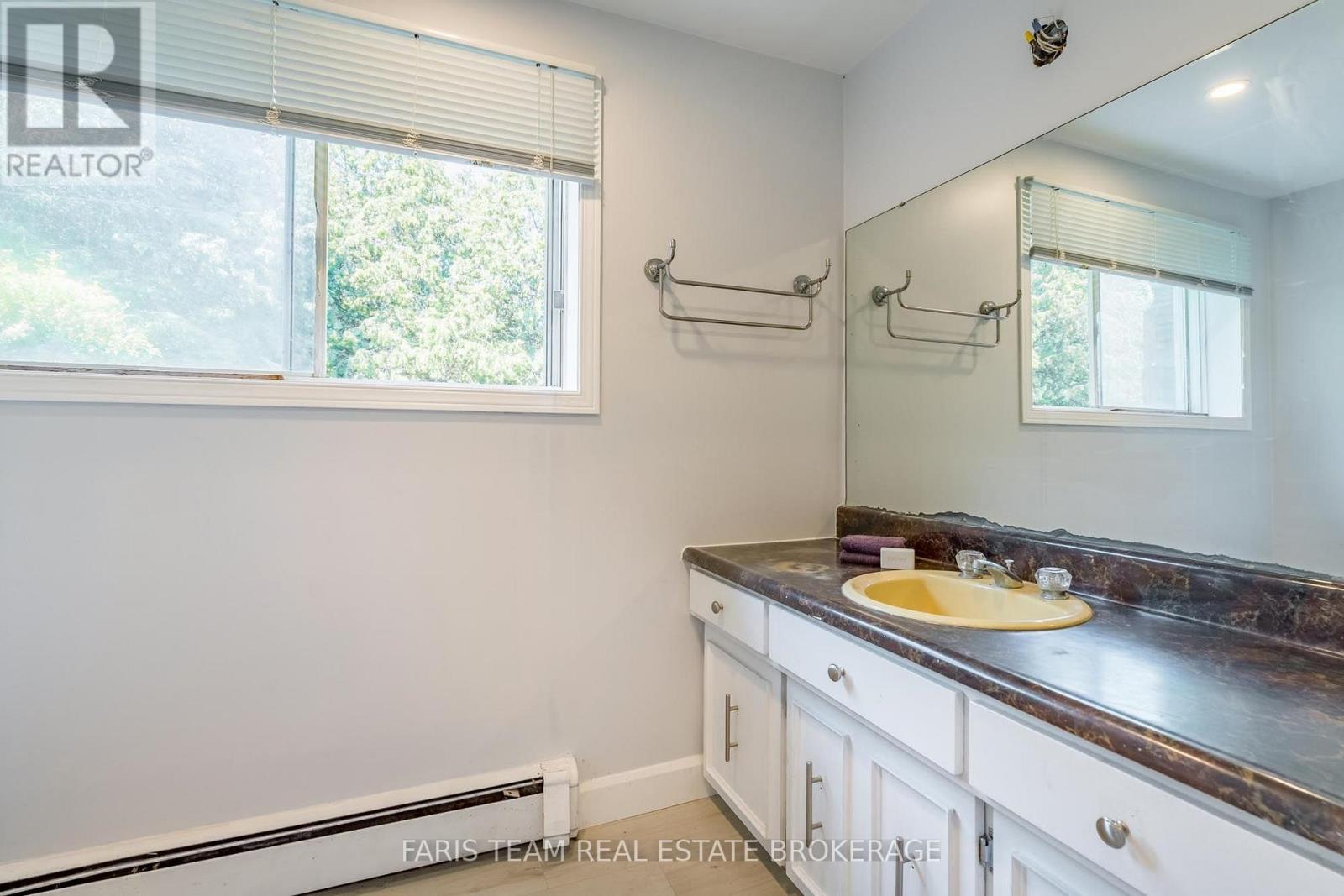 5809 10Th Side Road, Essa, ON