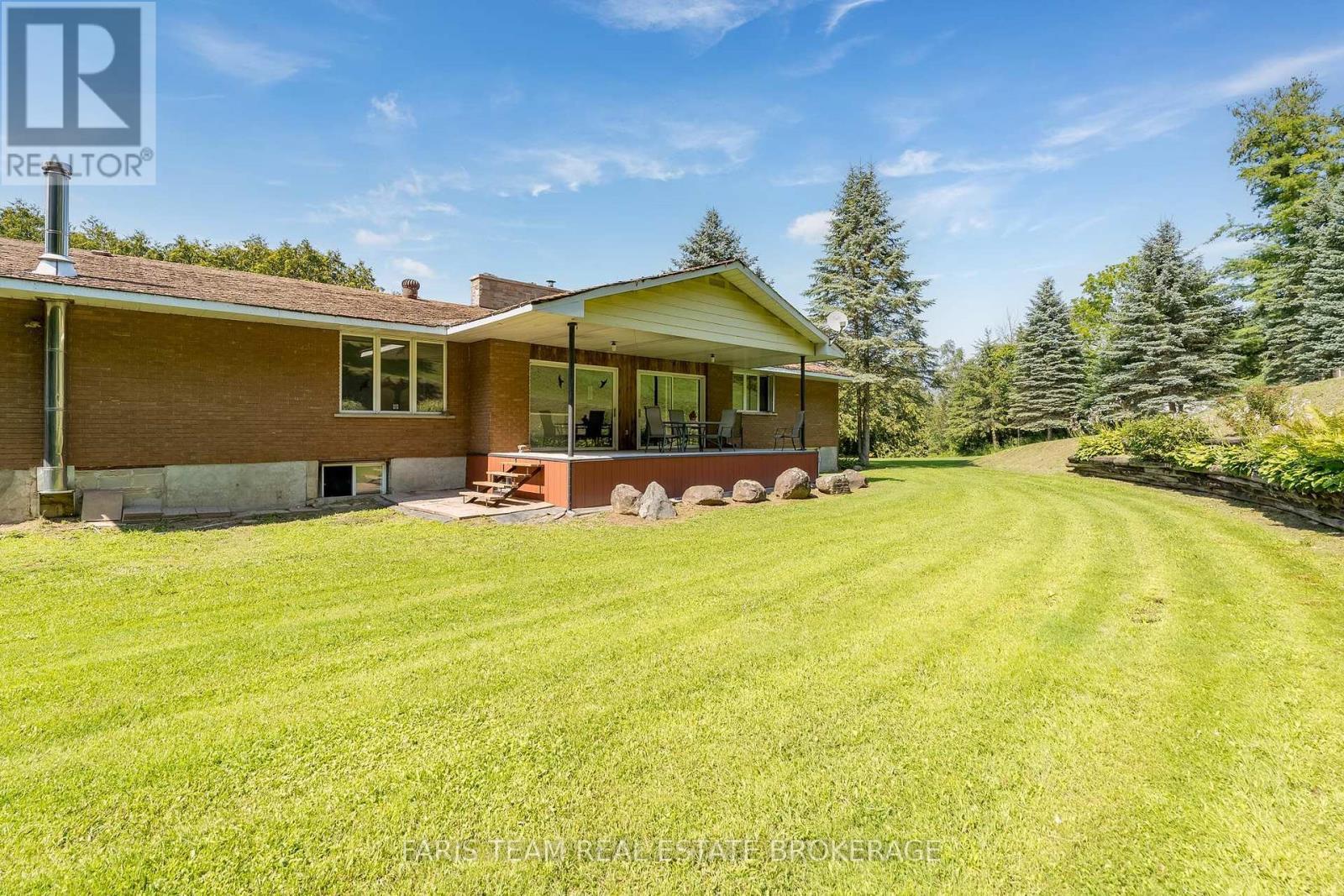 5809 10Th Side Road, Essa, ON