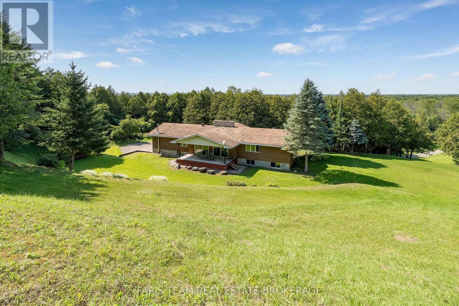 5809 10Th Side Road, Essa, ON