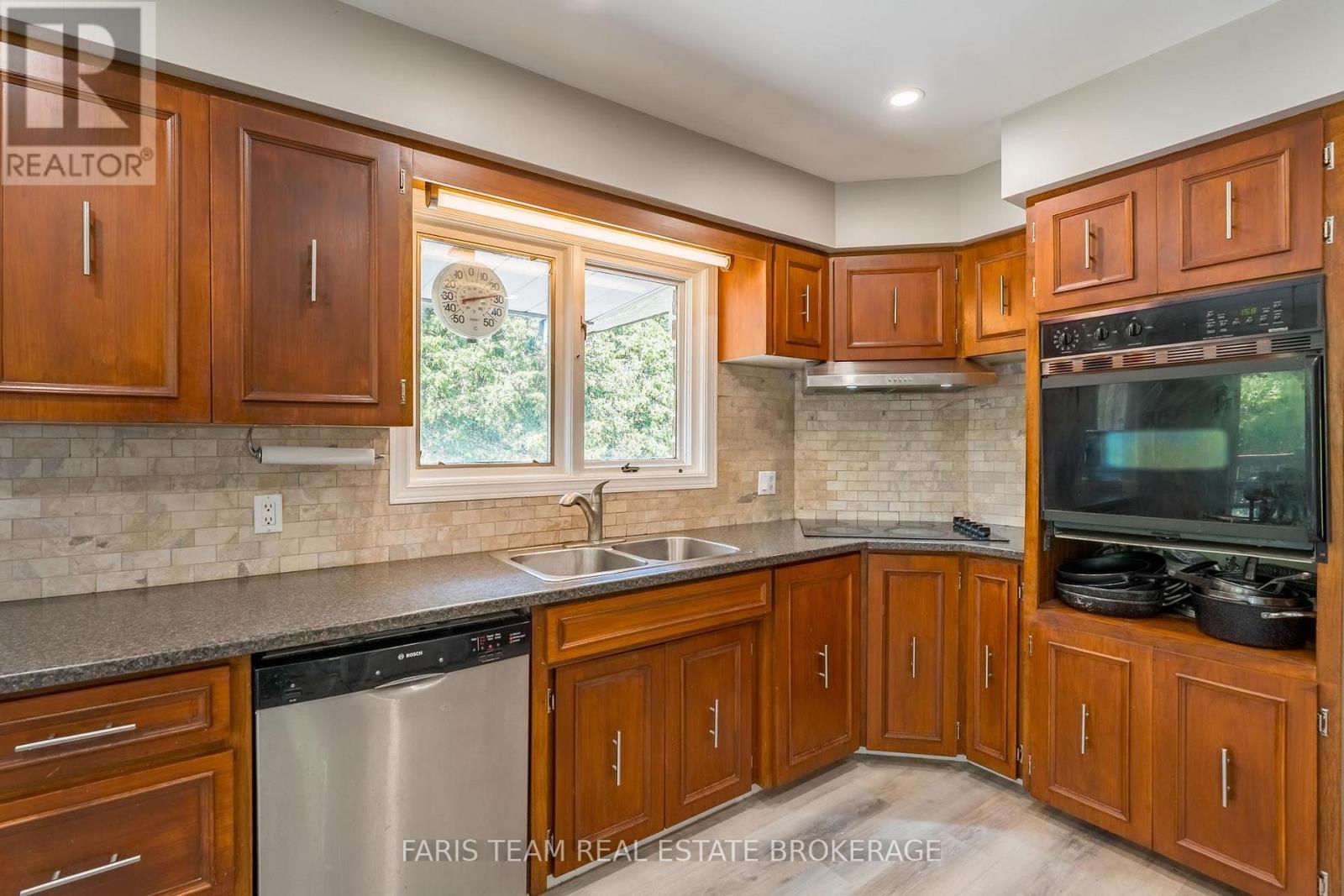 5809 10Th Side Road, Essa, ON