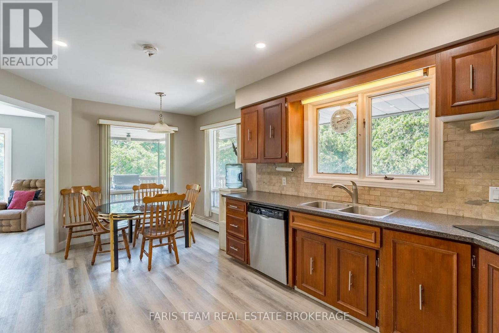 5809 10Th Side Road, Essa, ON