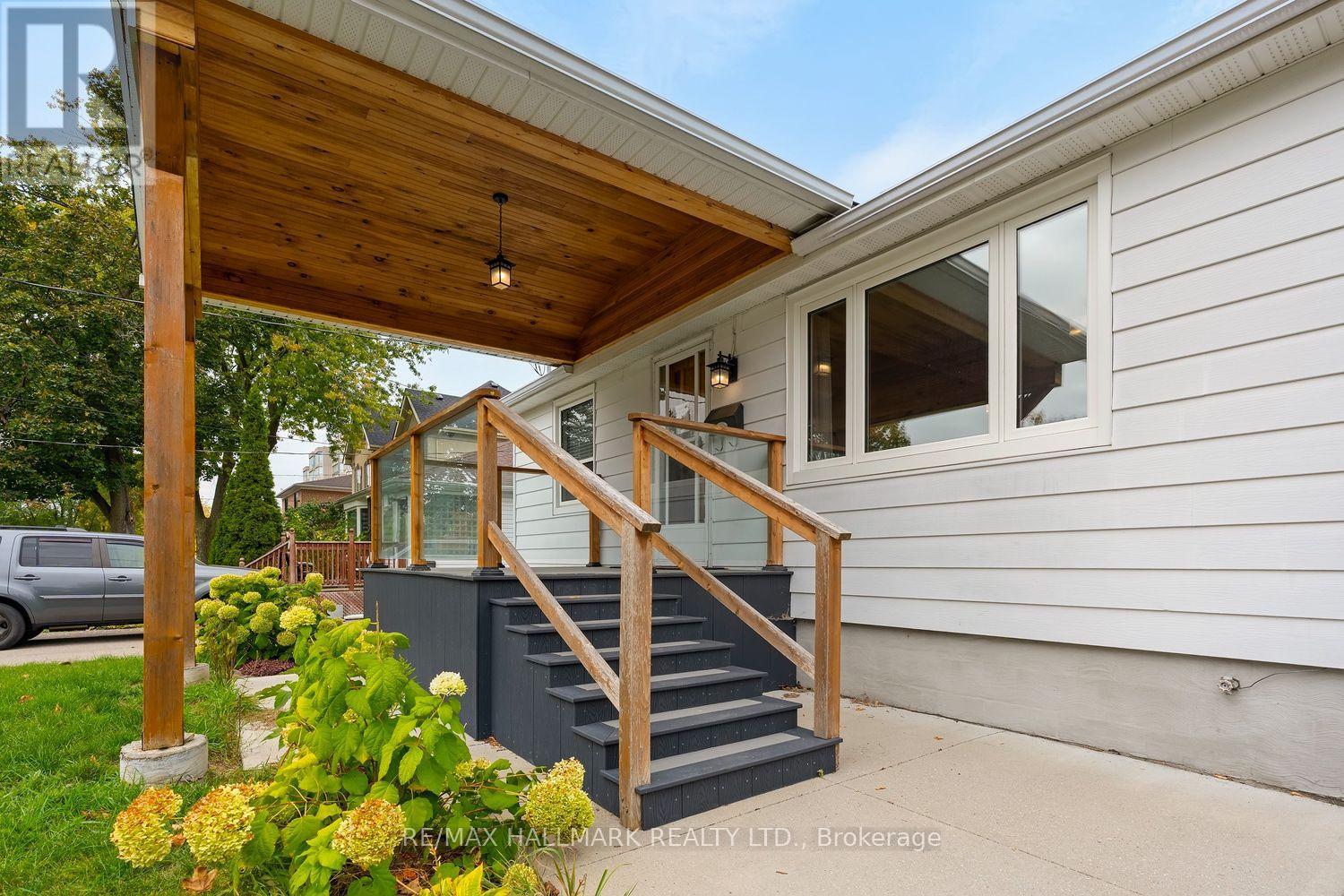 245 Elmwood Avenue, Richmond Hill, ON
