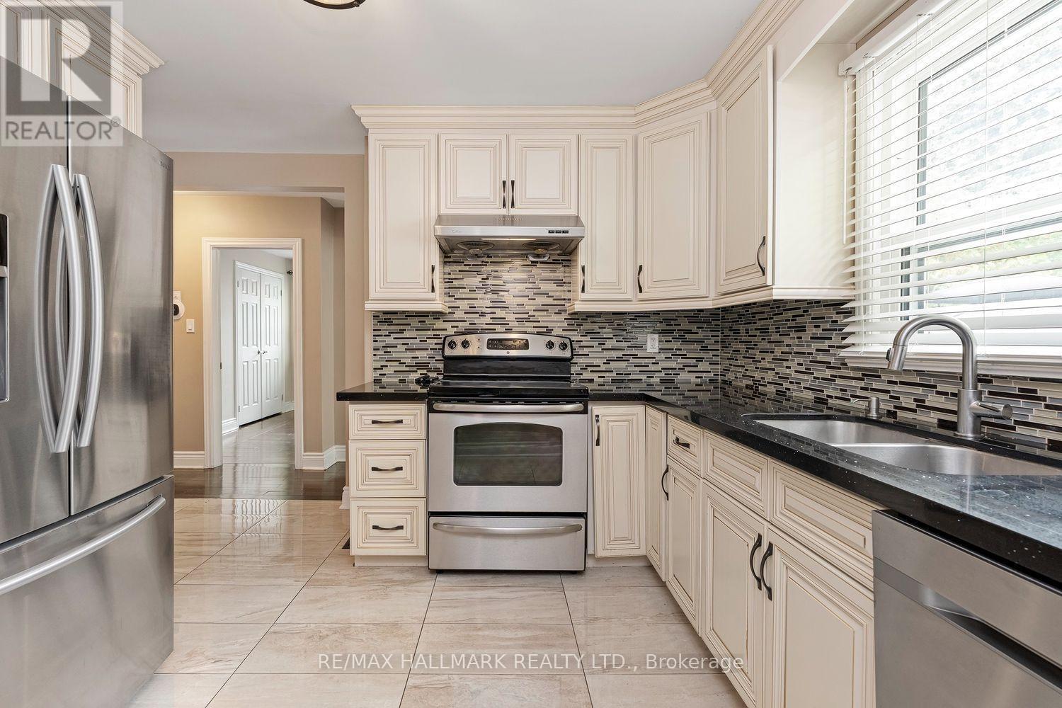245 Elmwood Avenue, Richmond Hill, ON
