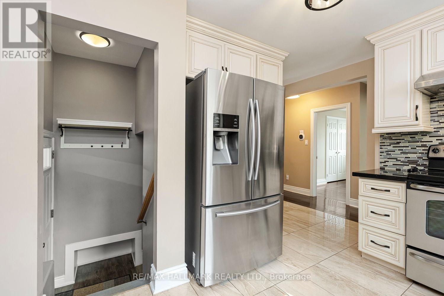 245 Elmwood Avenue, Richmond Hill, ON