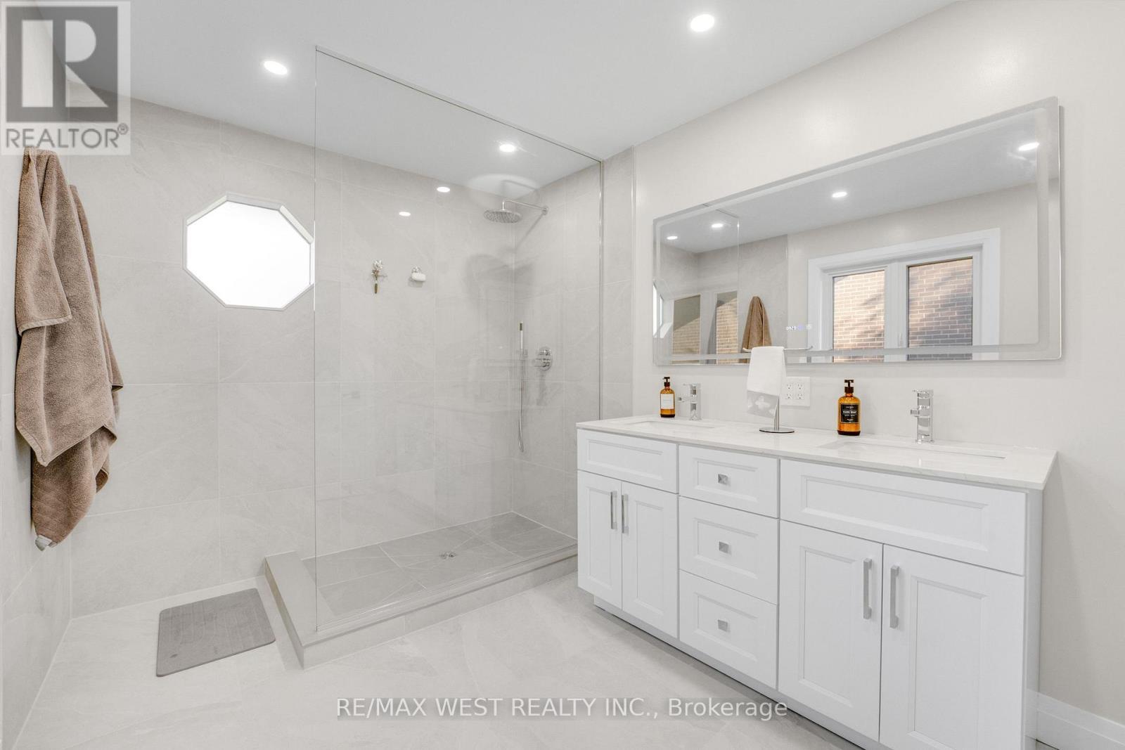 1136 Goodson Crescent, Oakville, ON