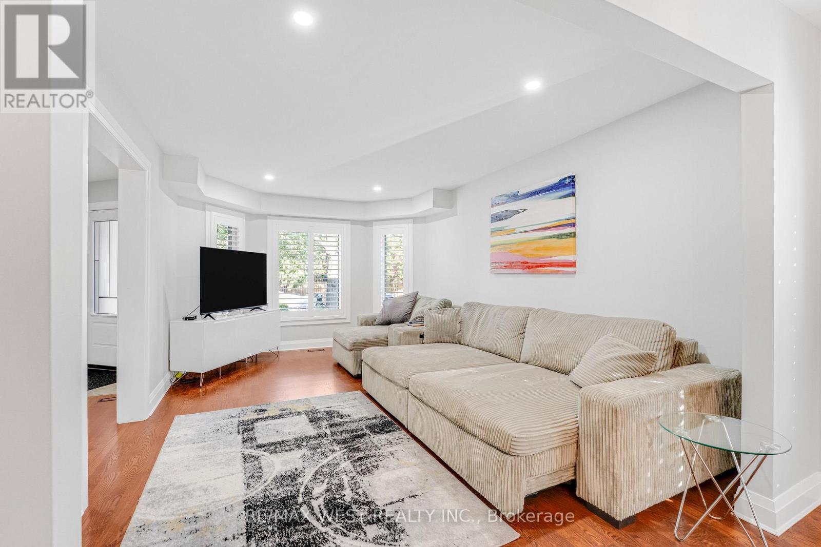 1136 Goodson Crescent, Oakville, ON