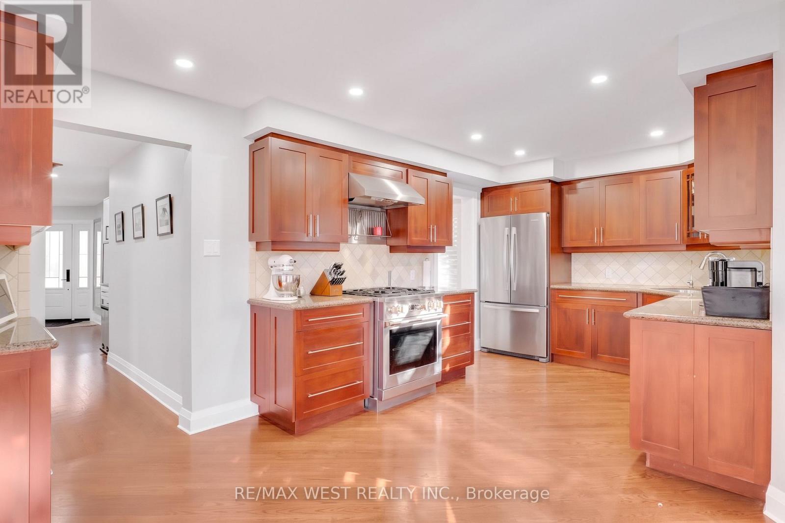 1136 Goodson Crescent, Oakville, ON