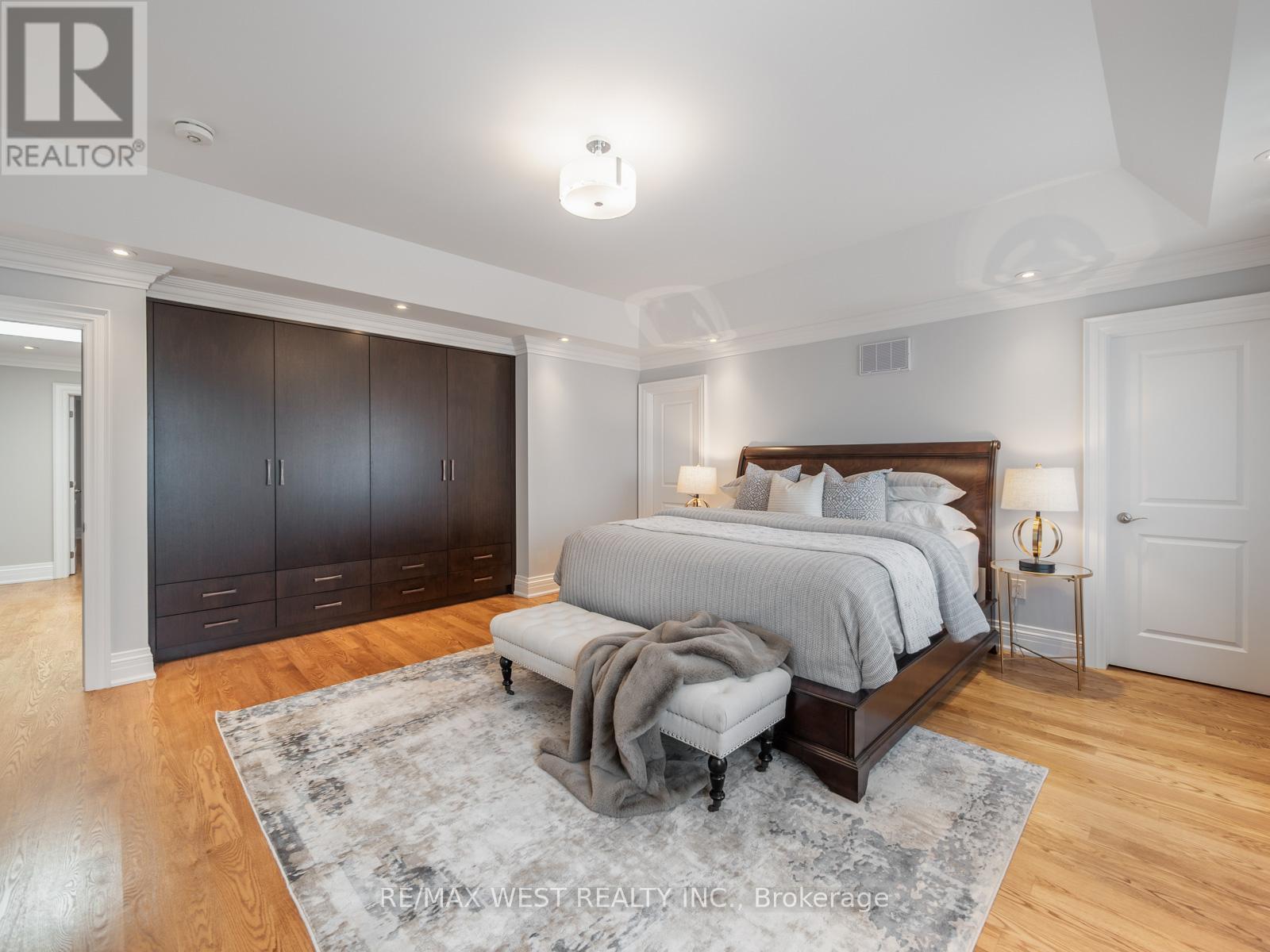 5 Paula Boulevard, Toronto, ON