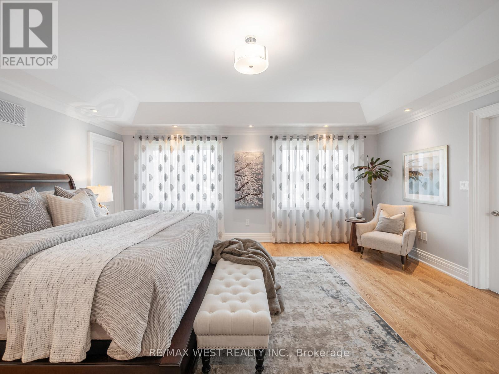 5 Paula Boulevard, Toronto, ON