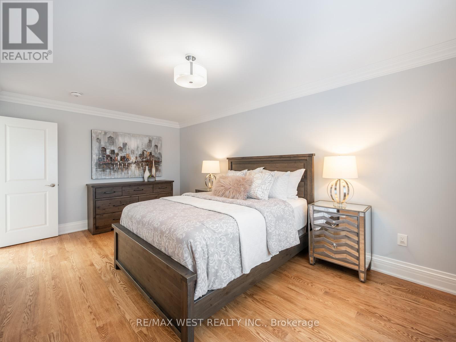 5 Paula Boulevard, Toronto, ON