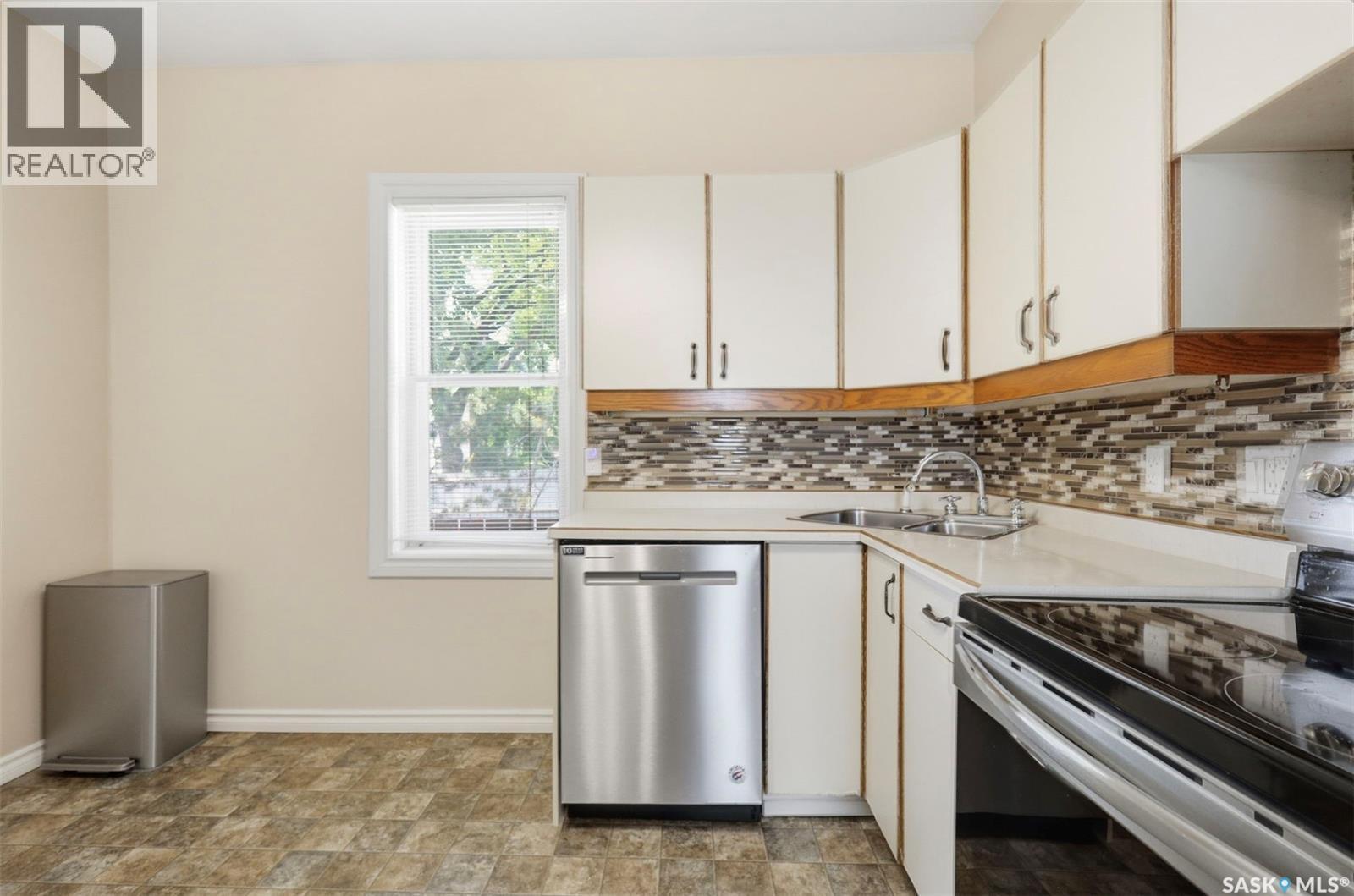 704 Mcpherson Avenue, Saskatoon, SK