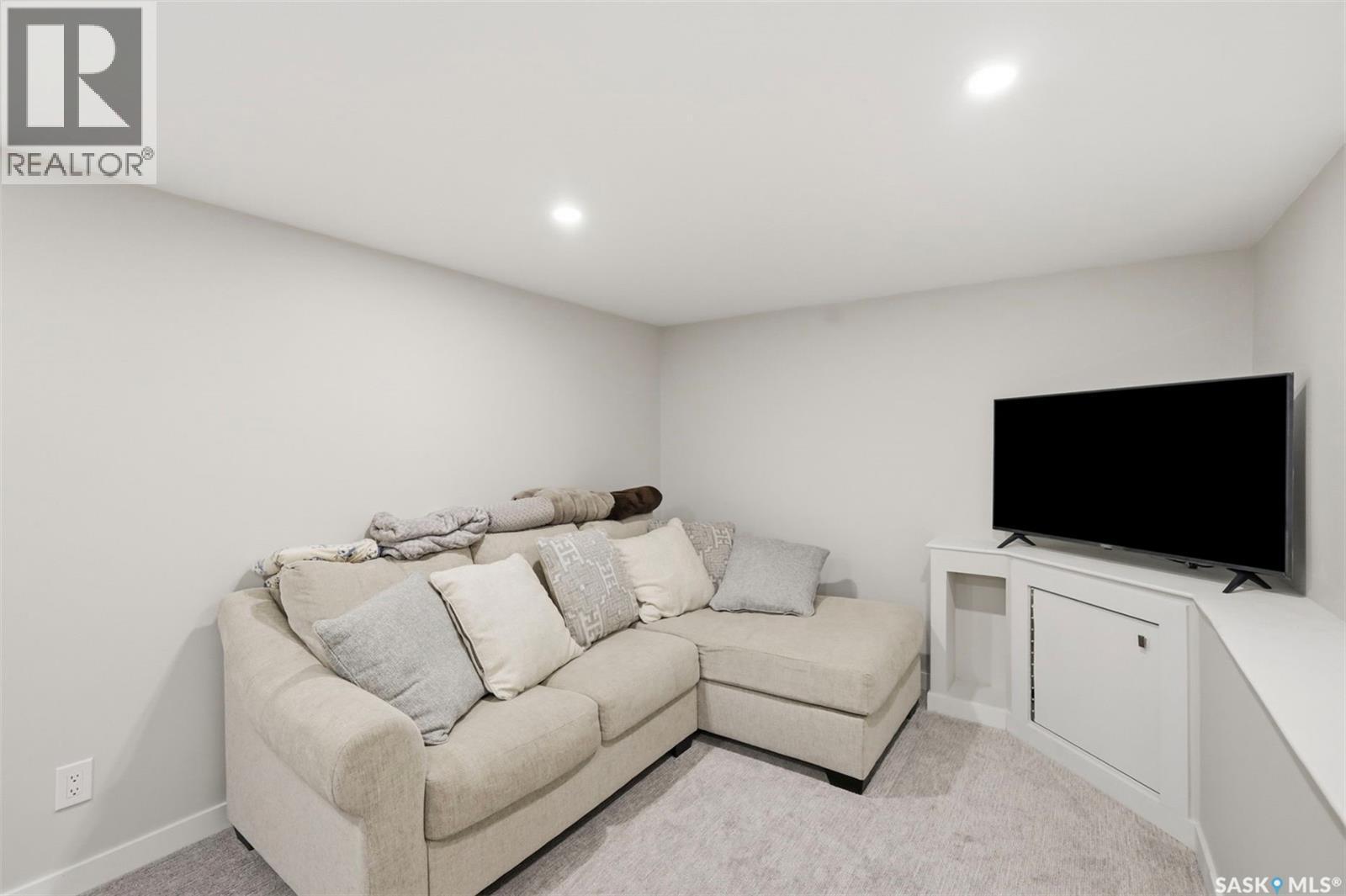 704 Mcpherson Avenue, Saskatoon, SK