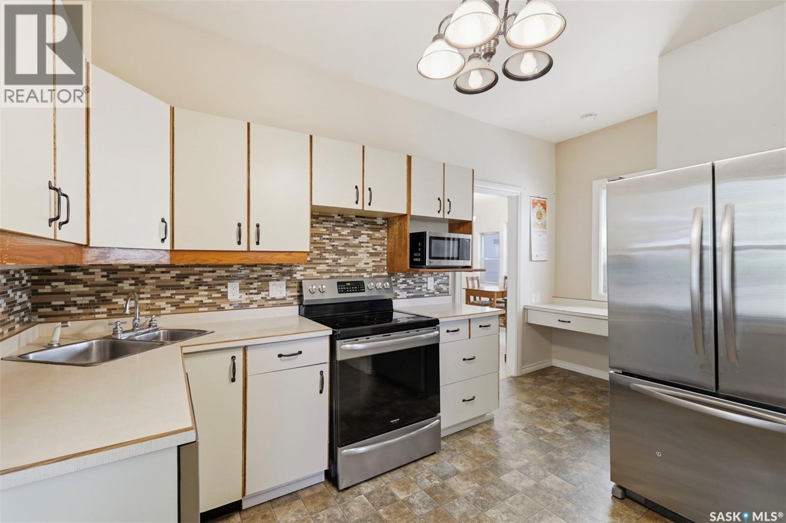 704 Mcpherson Avenue, Saskatoon, SK