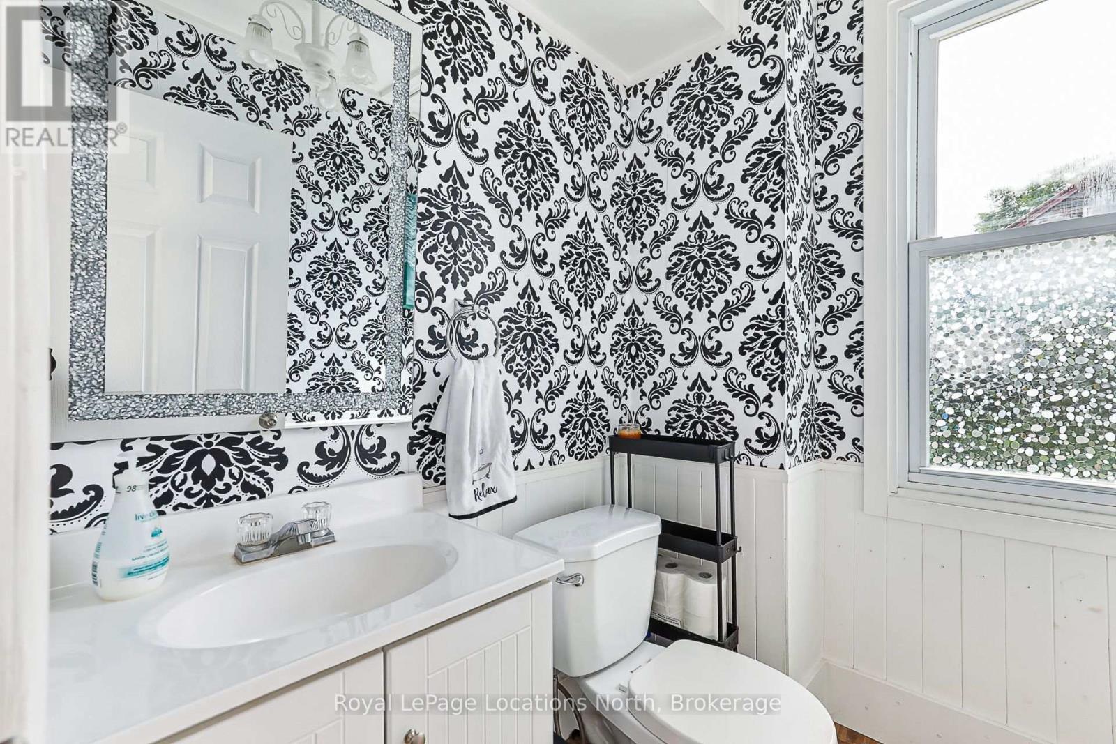 Main Floor 2 pc Bathroom - 7440 Highway # 26 Highway, Clearview (Stayner), ON