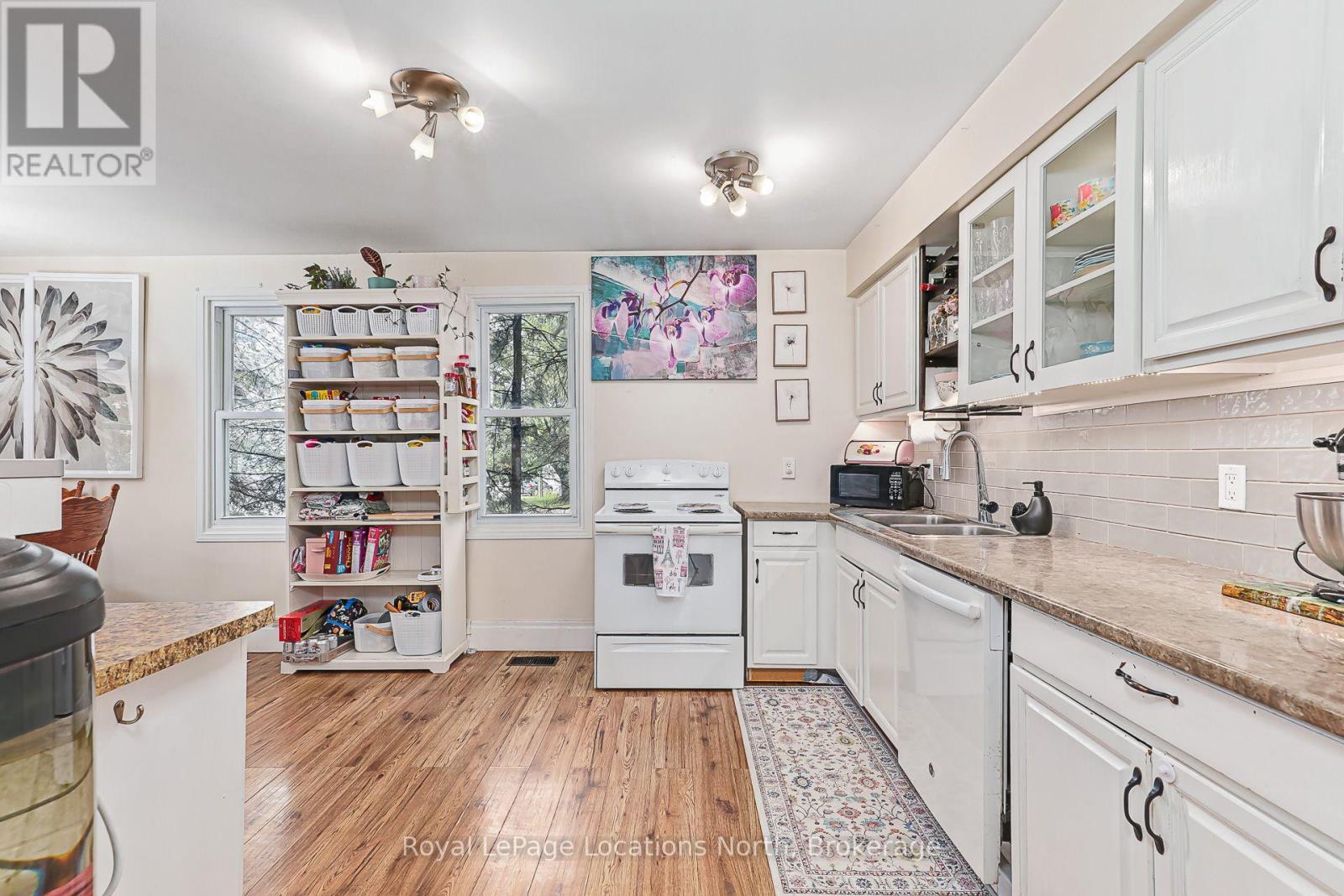 Open Kitchen Space - 7440 Highway # 26 Highway, Clearview (Stayner), ON