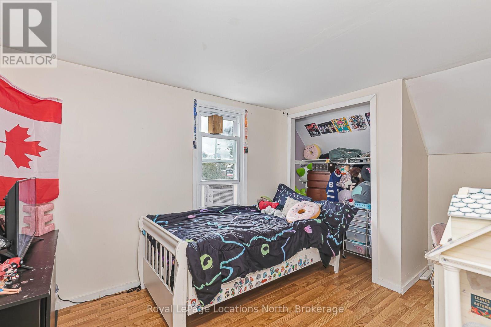 Generous size bedrooms - 7440 Highway # 26 Highway, Clearview (Stayner), ON