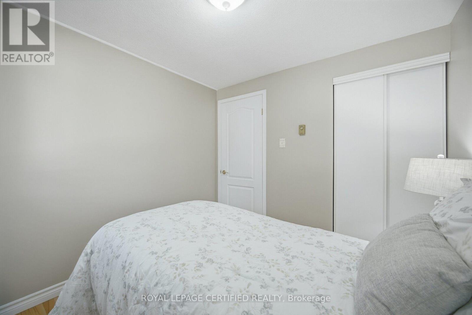 2 Grove Park Square, Brampton, ON