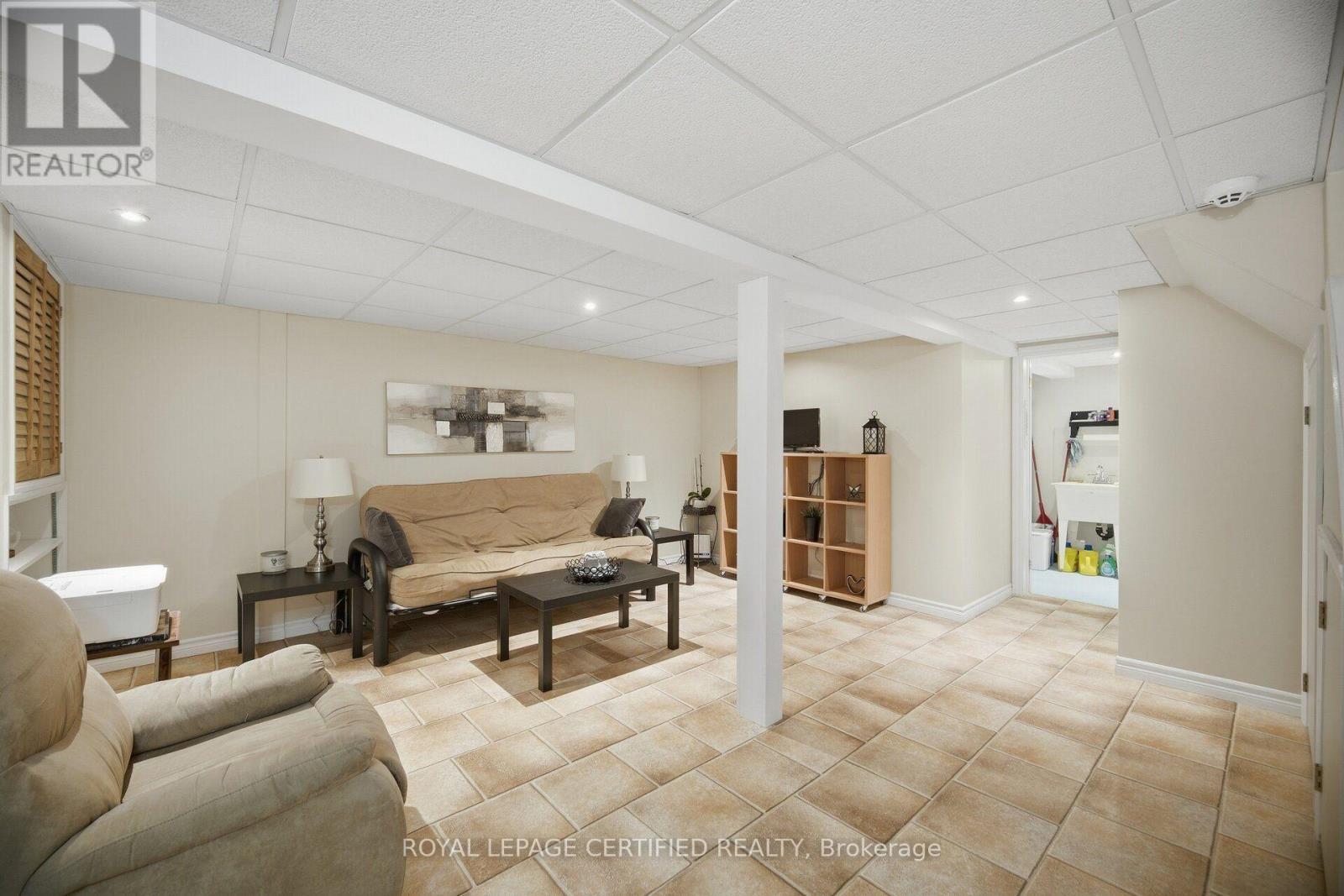 2 Grove Park Square, Brampton, ON