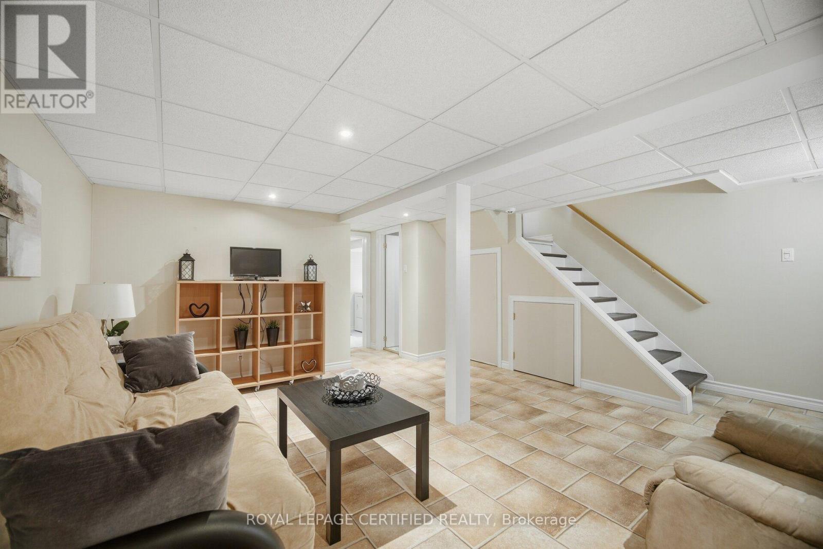 2 Grove Park Square, Brampton, ON