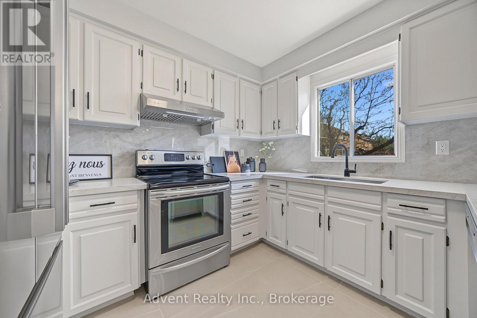 108 Valleyway Crescent, Vaughan, ON