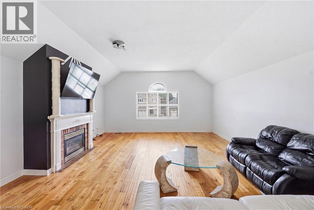 11 Redtail Crescent, Hamilton, ON