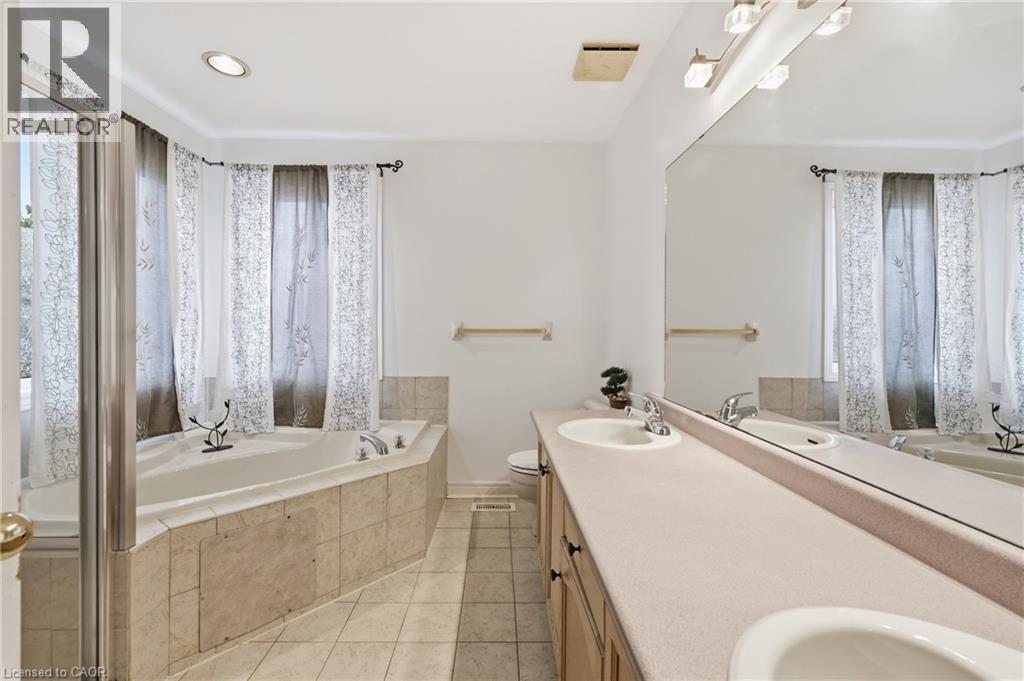 11 Redtail Crescent, Hamilton, ON