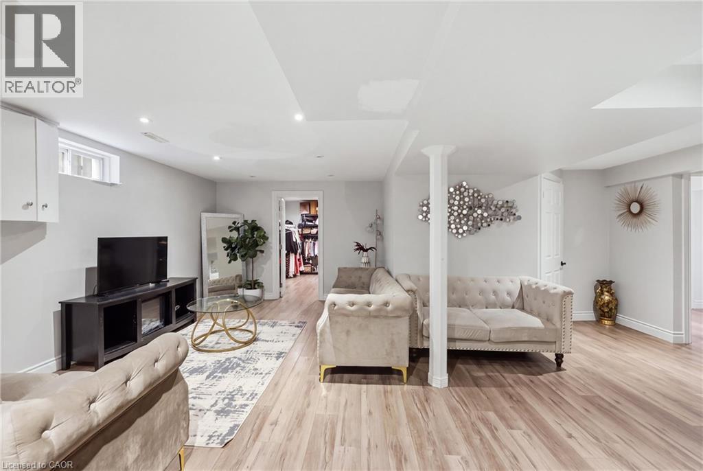 11 Redtail Crescent, Hamilton, ON